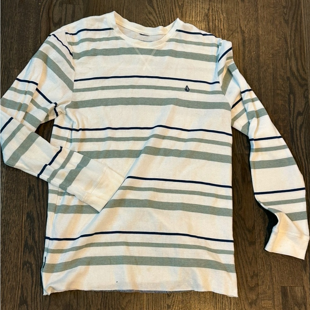 Men’s volcom shirt